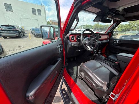 Used 2021 Jeep Gladiator Rubicon AWD/4WD image 9