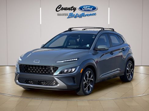 Used 2023 Hyundai Kona Limited FWD image 2