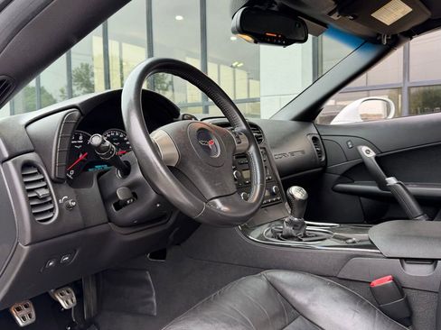 Used 2011 Chevrolet Corvette Coupe w/ 1LT RWD image 2