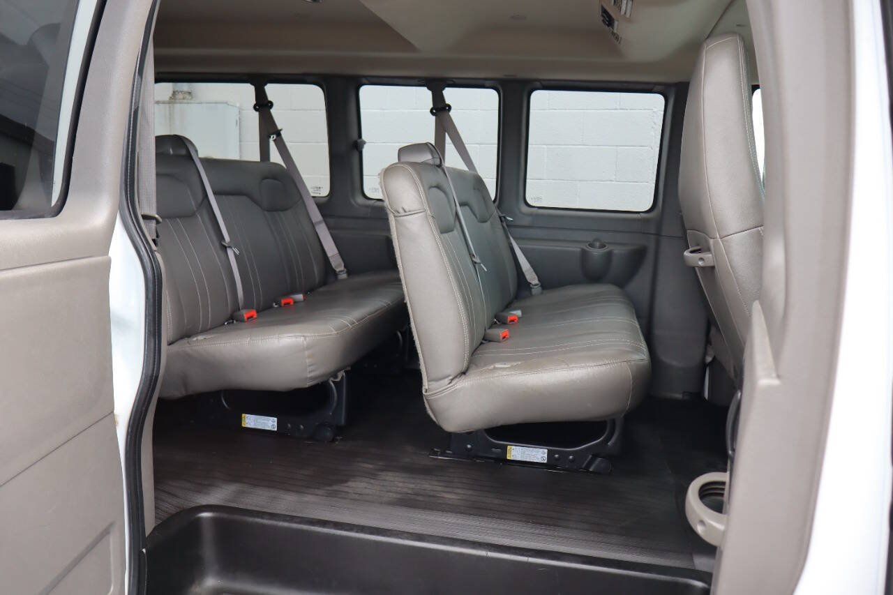 Used 2018 Chevrolet Express 2500 LS w/ Driver Convenience Package RWD image 5
