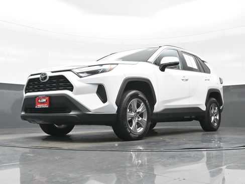 Used 2025 Toyota RAV4 XLE AWD/4WD image 28