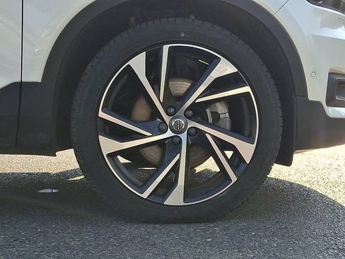 Used 2021 Volvo XC40 T5 R-Design w/ Advanced Package AWD/4WD image 8