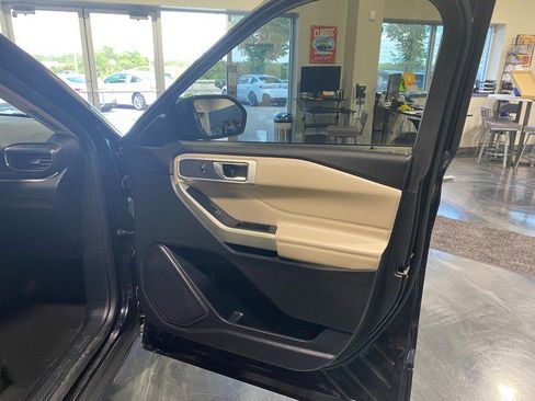 Used 2020 Ford Explorer XLT w/ Equipment Group 202A AWD/4WD image 24