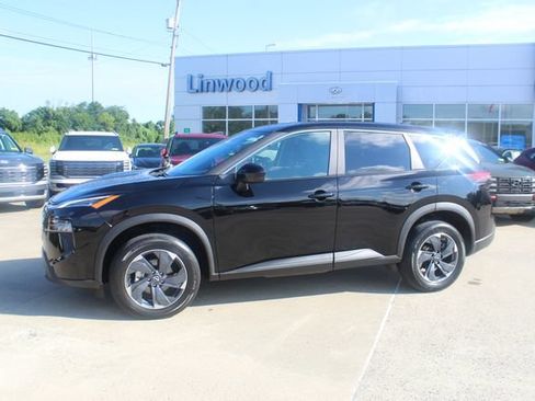 Used 2025 Nissan Rogue SV FWD image 2
