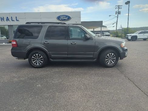 Used 2016 Ford Expedition XLT AWD/4WD image 30