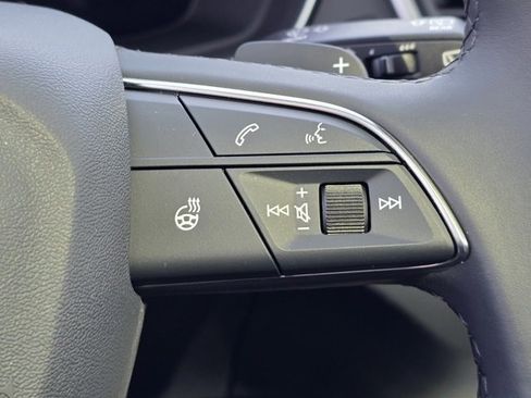 Used 2025 Audi Q5 2.0T Premium image 36