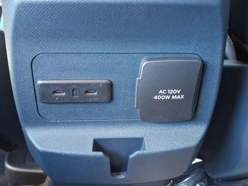 New 2026 Ford Maverick Lariat image 7