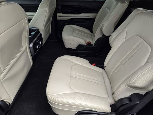 Certified 2020 Ford Expedition Platinum RWD image 29
