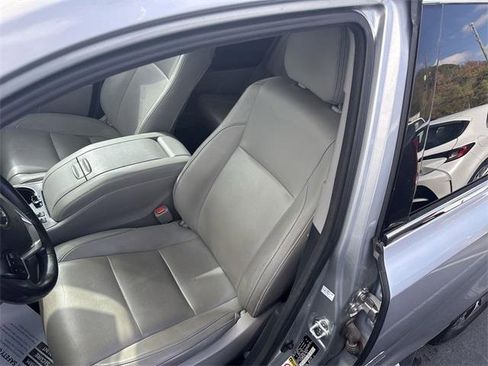 Used 2017 Toyota Highlander XLE image 4