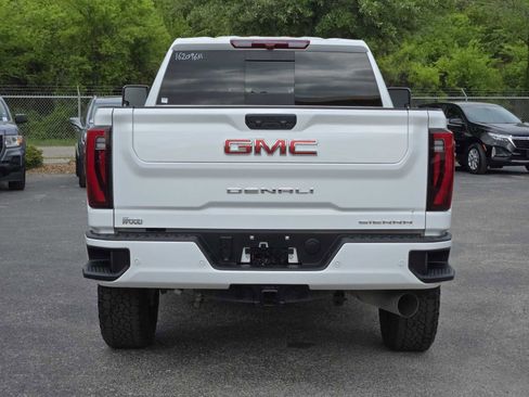 Certified 2025 GMC Sierra 2500 Denali image 6