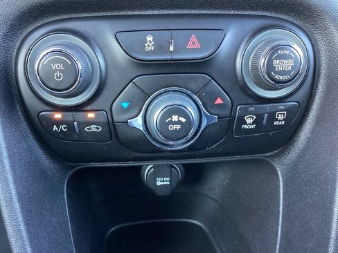 Used 2014 Dodge Dart SXT FWD image 16