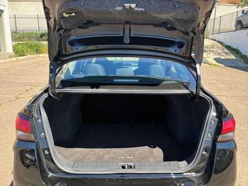 Used 2025 Nissan Versa SV FWD image 29