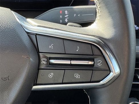 Certified 2025 Chevrolet Traverse LT image 18