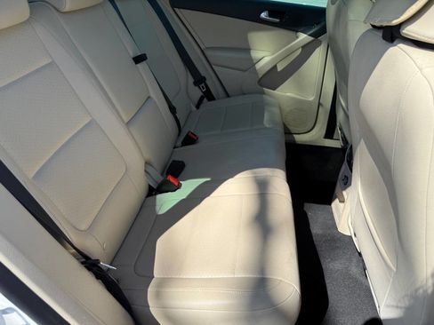 Used 2011 Volkswagen Tiguan S image 16