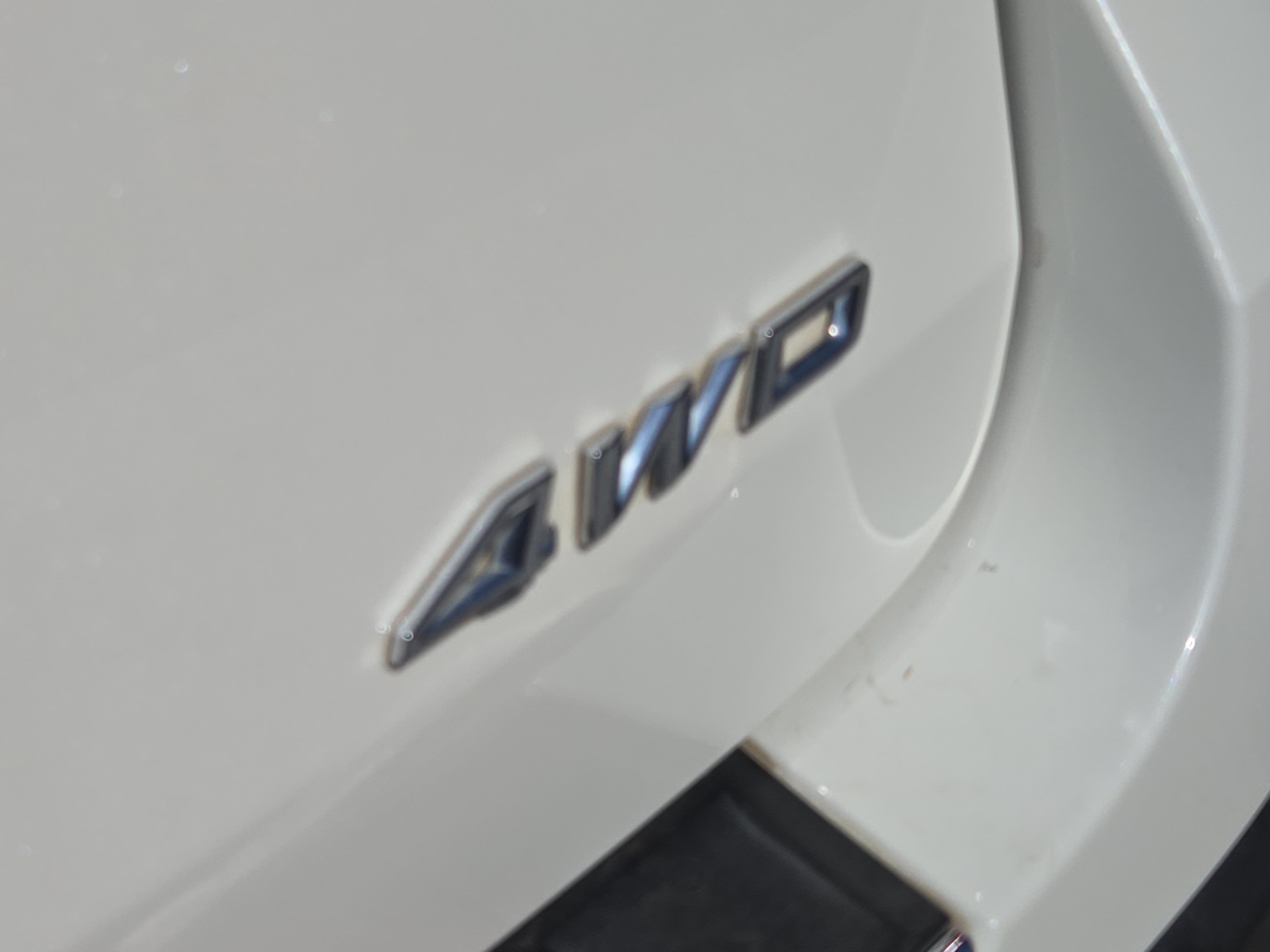 Used 2021 Ford Explorer Limited w/ Equipment Group 301A AWD/4WD image 12