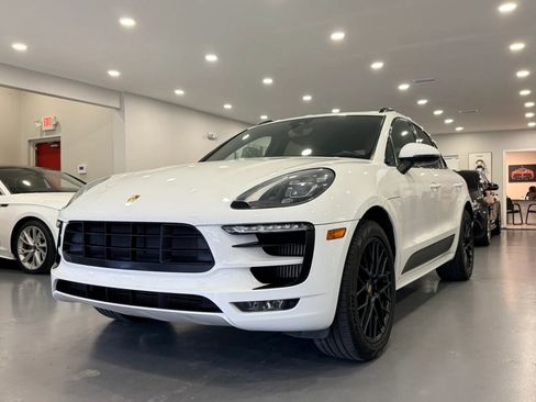 Used 2018 Porsche Macan GTS AWD/4WD image 3