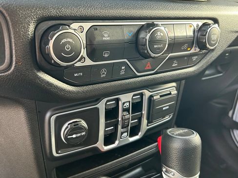 Used 2026 Jeep Gladiator Sport AWD/4WD image 32