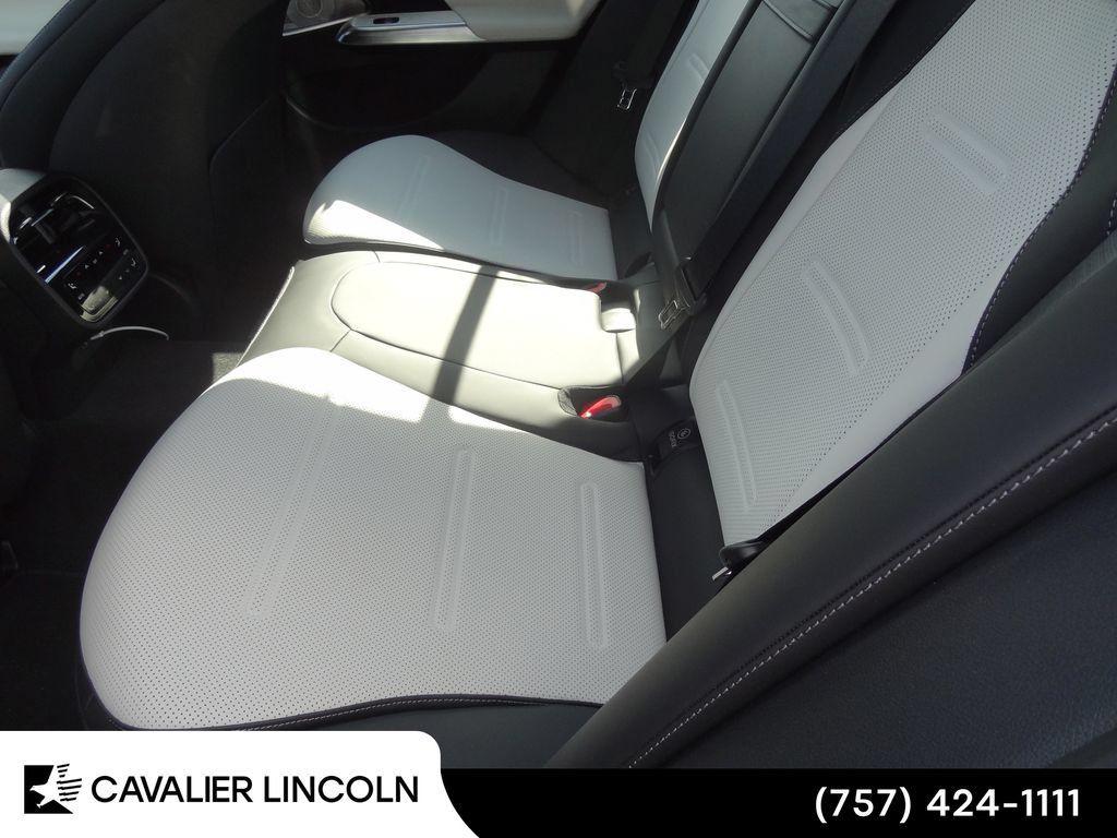 Used 2026 Mercedes-Benz E 53 AMG e 4MATIC Sedan image 17