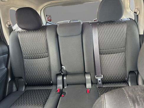 Used 2018 Nissan Rogue SV image 18