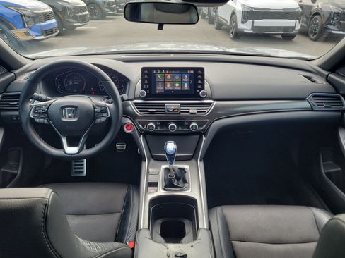 Used 2018 Honda Accord Sport image 15