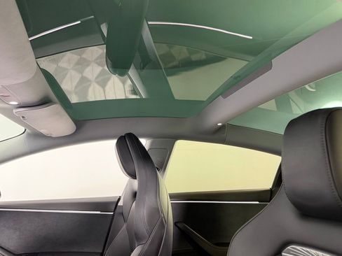 Used 2024 Tesla Model 3 Performance image 23