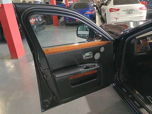 Used 2010 Rolls-Royce Ghost RWD image 13