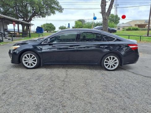 Used 2013 Toyota Avalon Limited FWD image 4