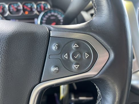 Used 2017 Chevrolet Suburban LT image 21