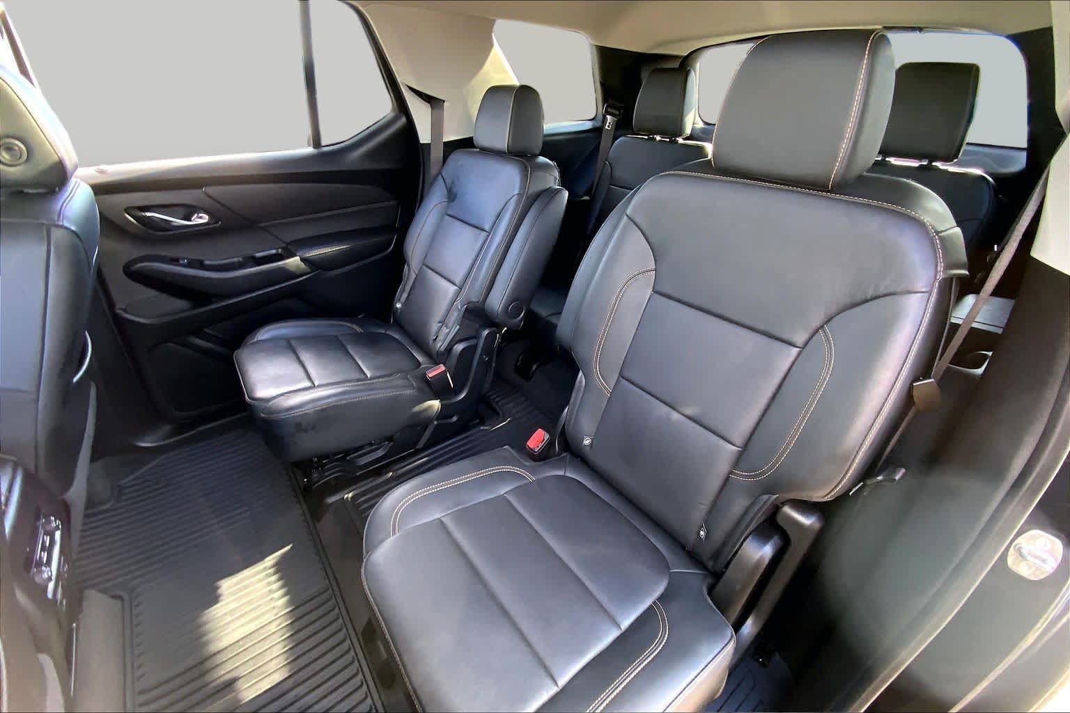 Used 2020 Chevrolet Traverse LT w/ LT Premium Package FWD image 21