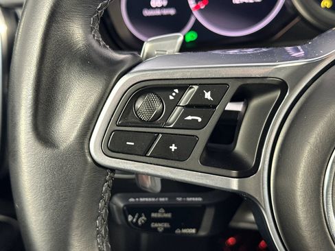Certified 2023 Porsche Cayenne AWD/4WD image 28