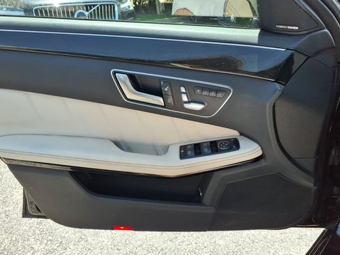 Used 2014 Mercedes-Benz E 350 4MATIC Sedan image 23
