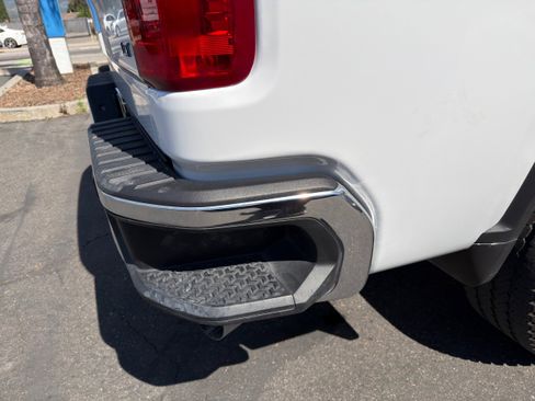 Used 2025 Chevrolet Silverado 2500 LT w/ Convenience Package image 15