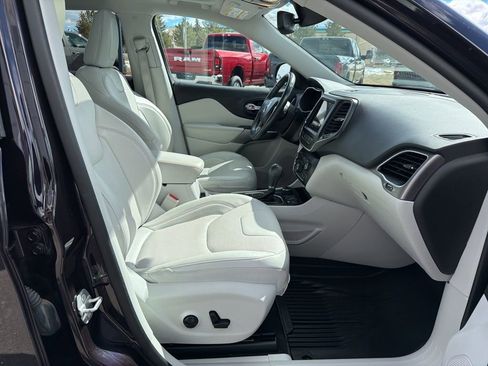 Used 2021 Jeep Cherokee Latitude Lux w/ Sun & Sound Group image 46