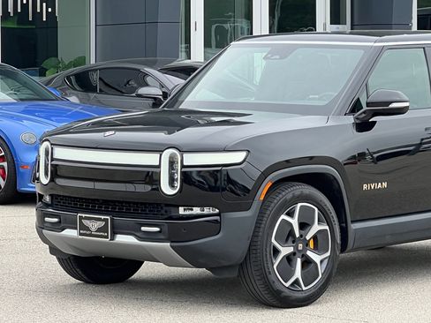 Used 2024 Rivian R1S Adventure AWD/4WD image 11