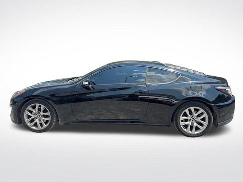 Used 2015 Hyundai Genesis 3.8 RWD image 2