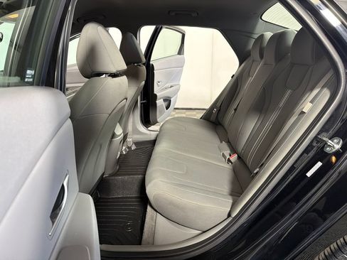 Used 2024 Hyundai Elantra SEL FWD image 19
