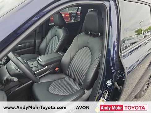 Used 2025 Toyota Highlander XSE AWD/4WD image 10