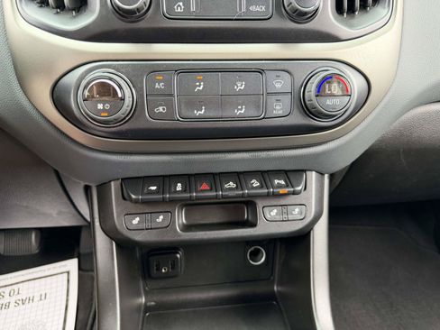Used 2022 Chevrolet Colorado Z71 AWD/4WD image 22