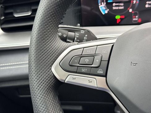 New 2026 Volkswagen Tiguan SE R-Line image 15