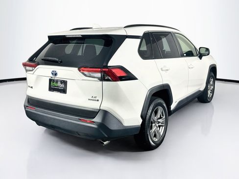 Used 2023 Toyota RAV4 LE AWD/4WD image 9