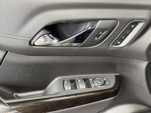 Used 2023 GMC Acadia AT4 w/ Preferred Package image 19