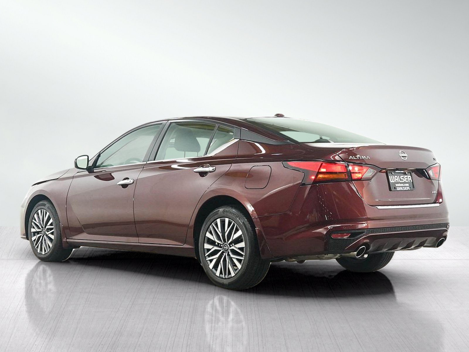 Used 2023 Nissan Altima 2.5 SV w/ SV Premium Package AWD/4WD image 3