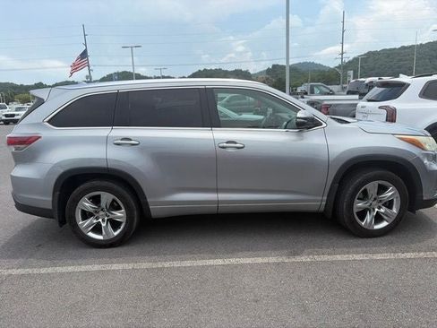 Used 2015 Toyota Highlander Limited Platinum AWD/4WD image 4