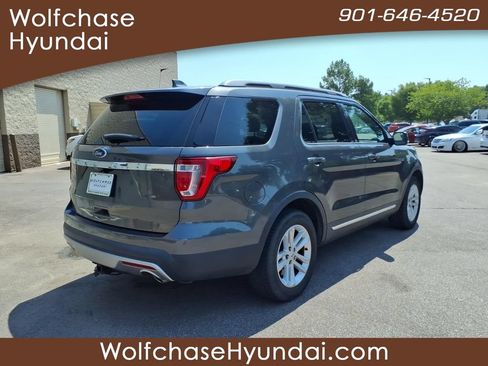 Used 2017 Ford Explorer XLT w/ Equipment Group 201A FWD image 5