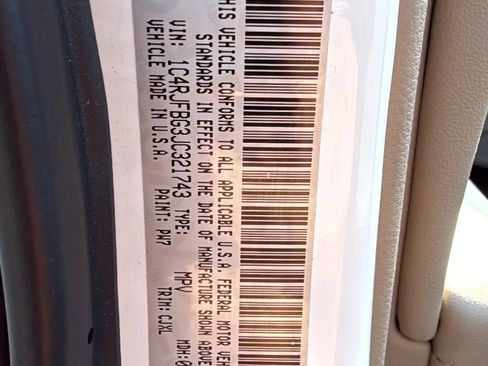 Used 2018 Jeep Grand Cherokee Limited image 32