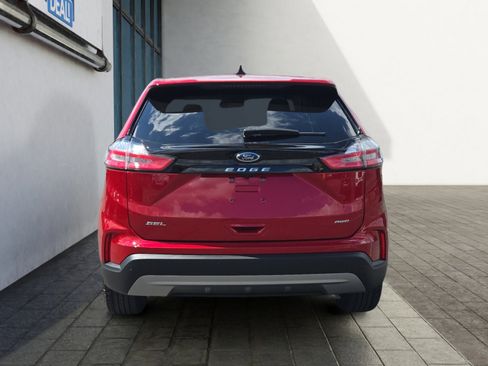 Used 2024 Ford Edge SEL w/ Convenience Package AWD/4WD image 4