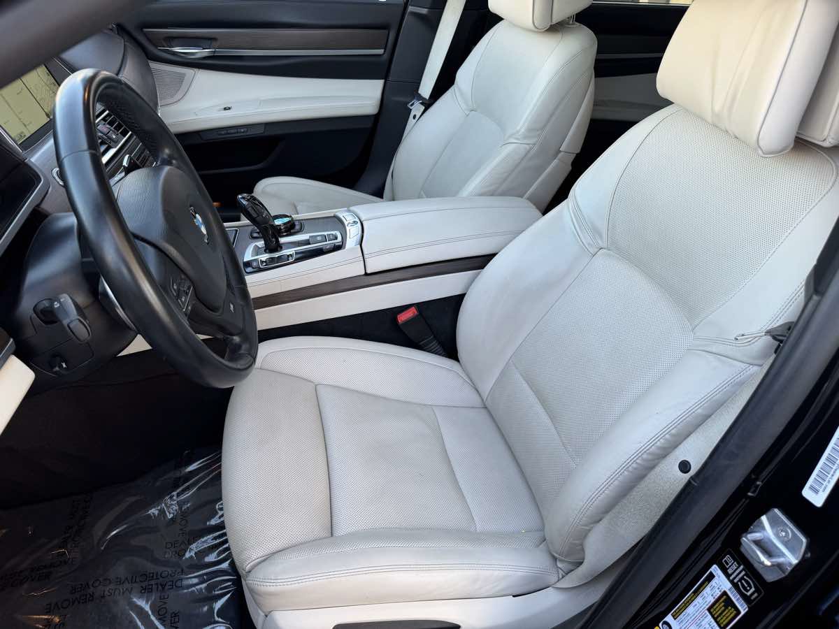 Used 2014 BMW 750Li RWD image 18