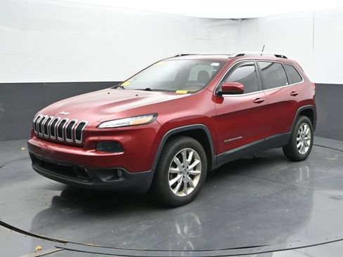 Used 2015 Jeep Cherokee Limited w/ Luxury Group AWD/4WD image 7