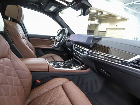 Used 2023 BMW X7 xDrive40i w/ M Sport Package image 38