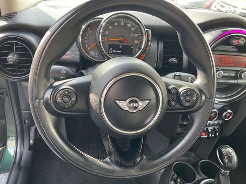 Used 2016 MINI Cooper 4-Door Hardtop image 11